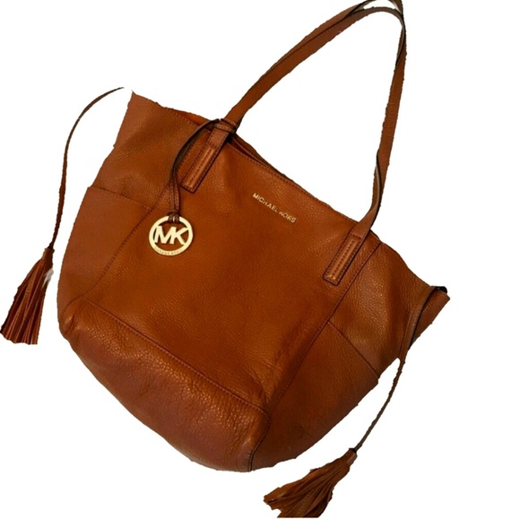 Michael Kors Handbags - MICHAEL KORS MK Ashbury leather tassel XL bag