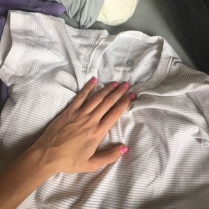 Lululemon white T-shirt