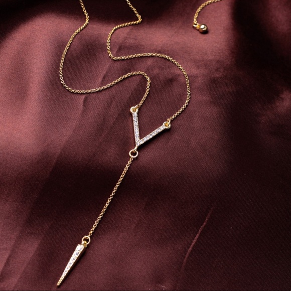 Arrow Necklace - Picture 3 of 3