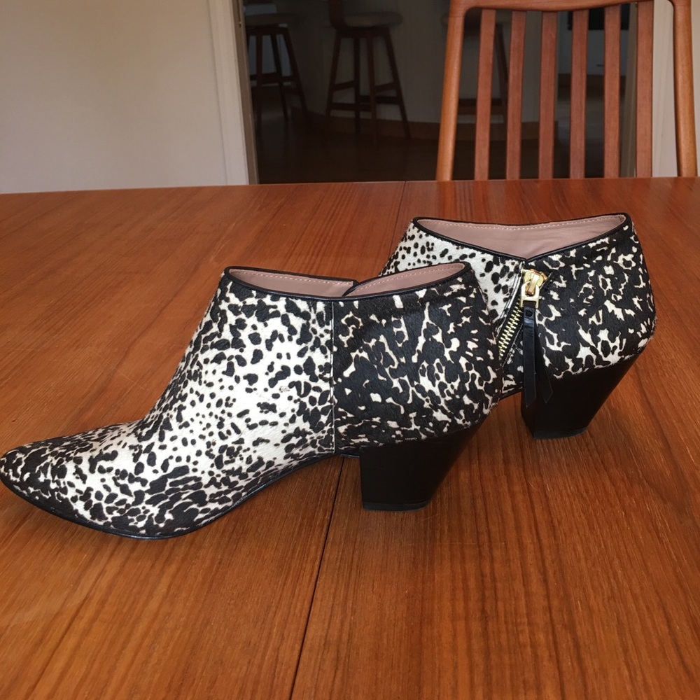 SALE!!! Vince Camuto Signature calf hair booties.