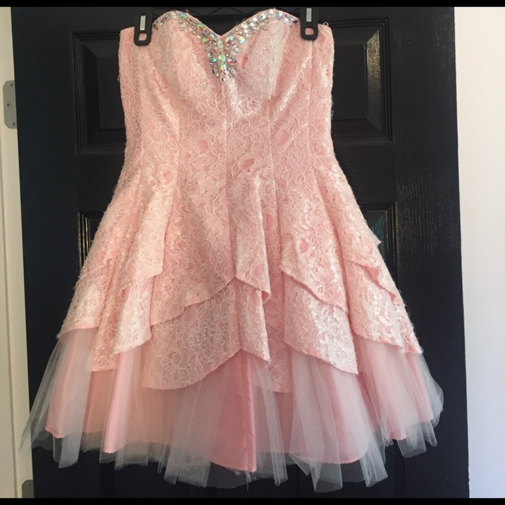 Formals dress - Picture 2 of 5