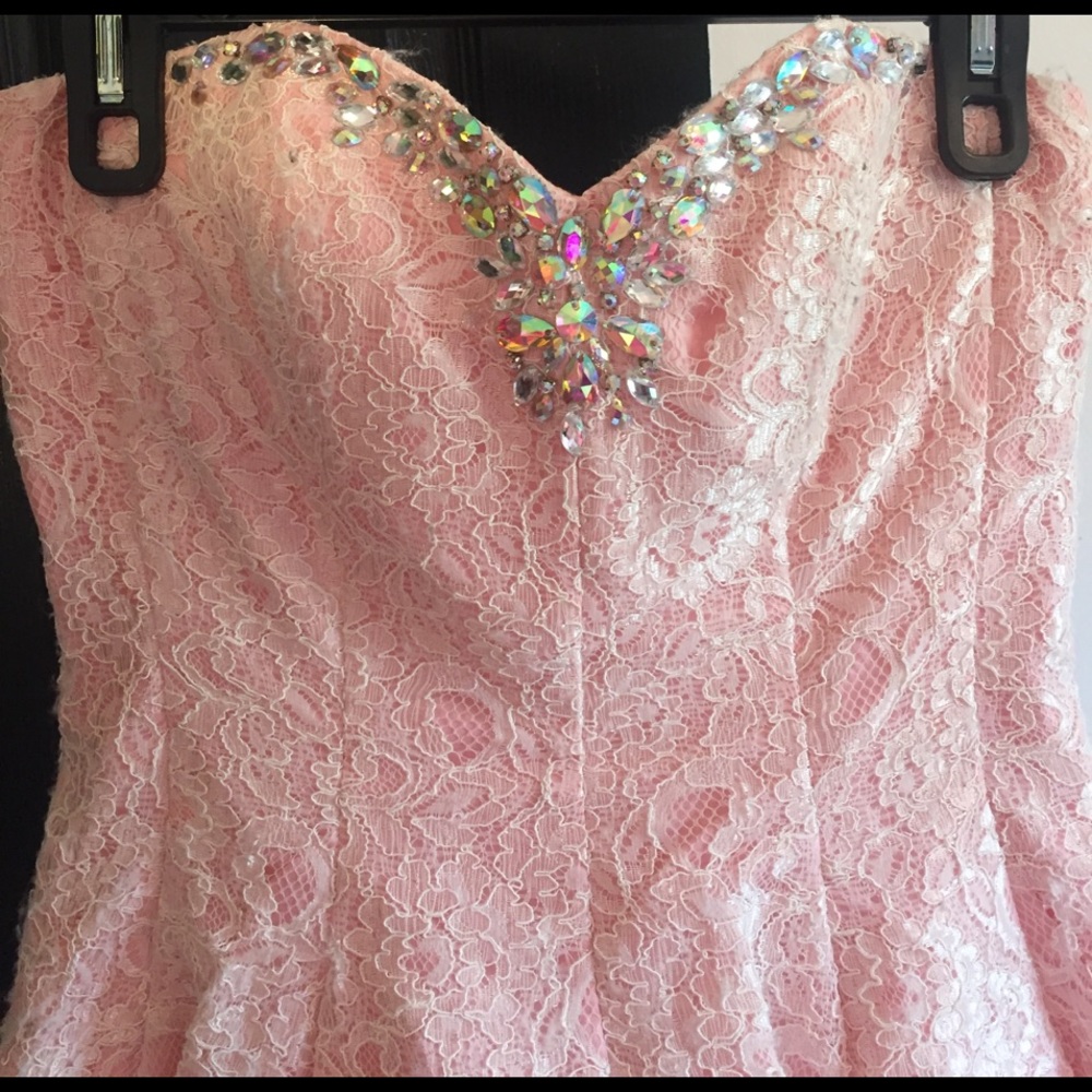 Formals dress - Picture 4 of 5