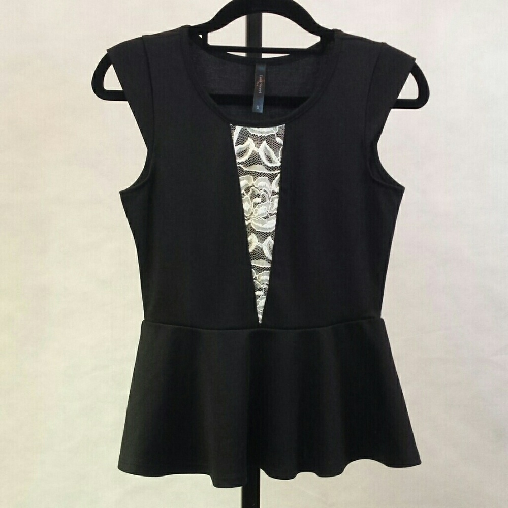 *NEW LISTING* Love Sweet USA-Women's Top NWOT
