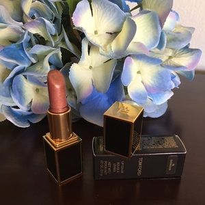 Tom Ford Lips & Boys in Snowden