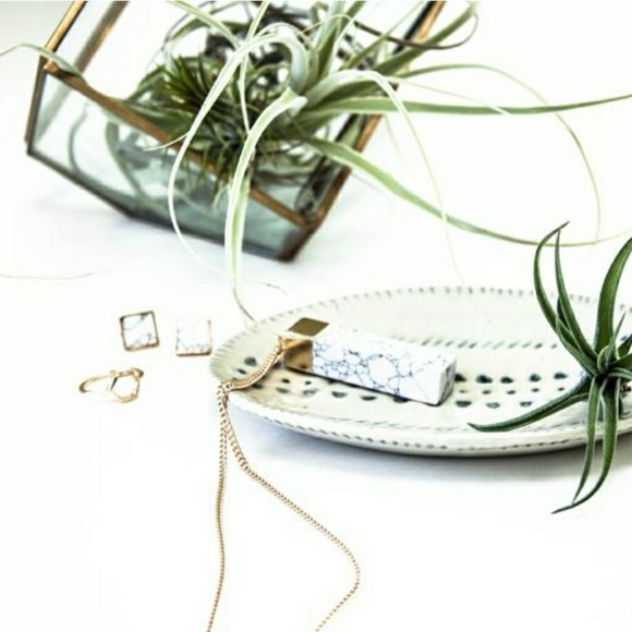 Marble Bar Necklace - Picture 3 of 5