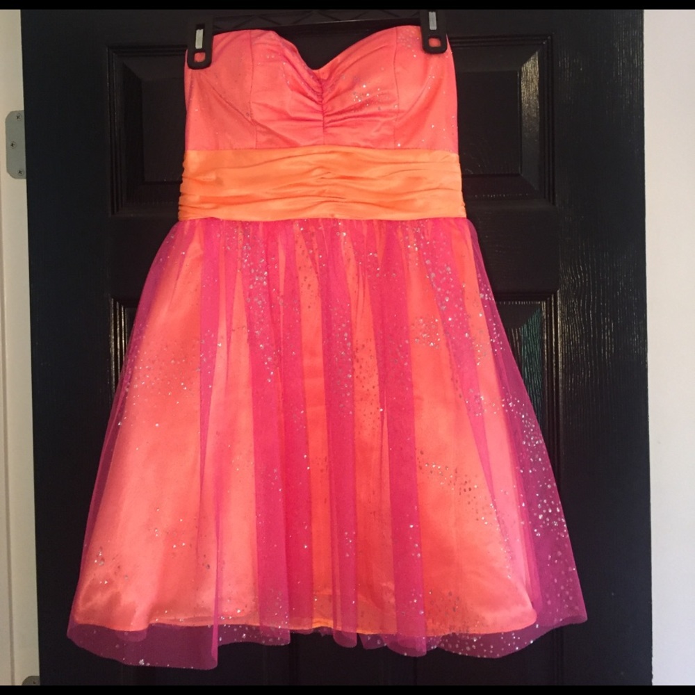 Formals dress NWOT