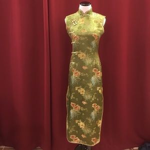 NEW Chinese "cheung sum" dress size M