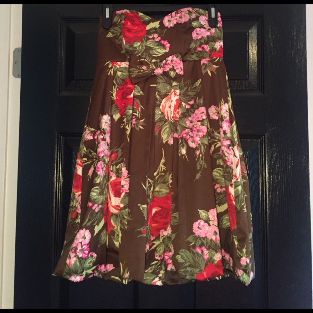 Strapless formals dress!