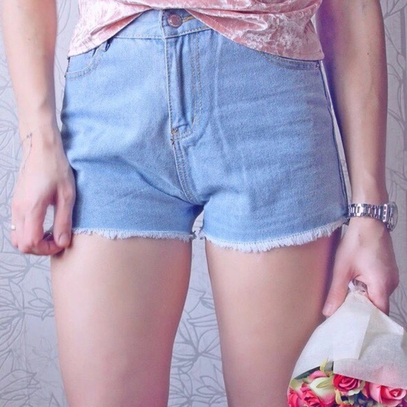 Moving SALE! 🎉HP🌹 Embroidered High Waist Shorts - Picture 4 of 6
