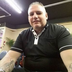 Meet your Posher, Carlos j