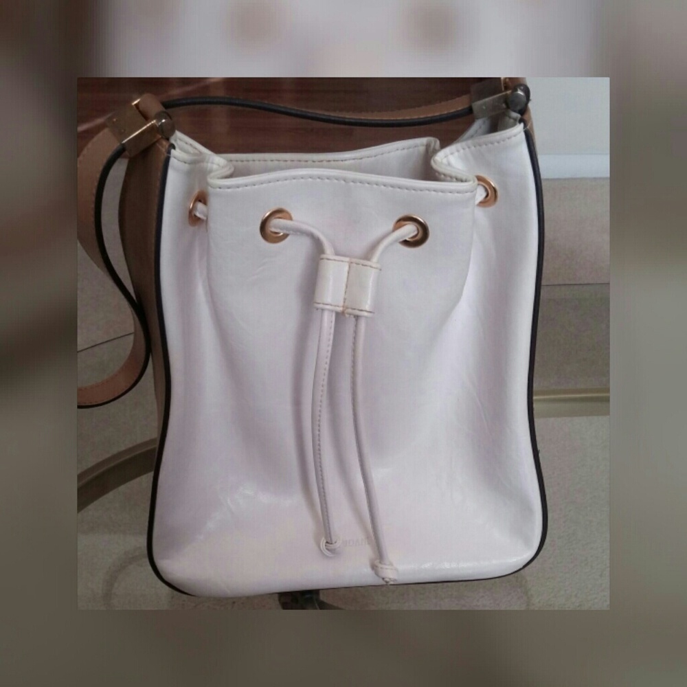 Mondani Bucket Handbag