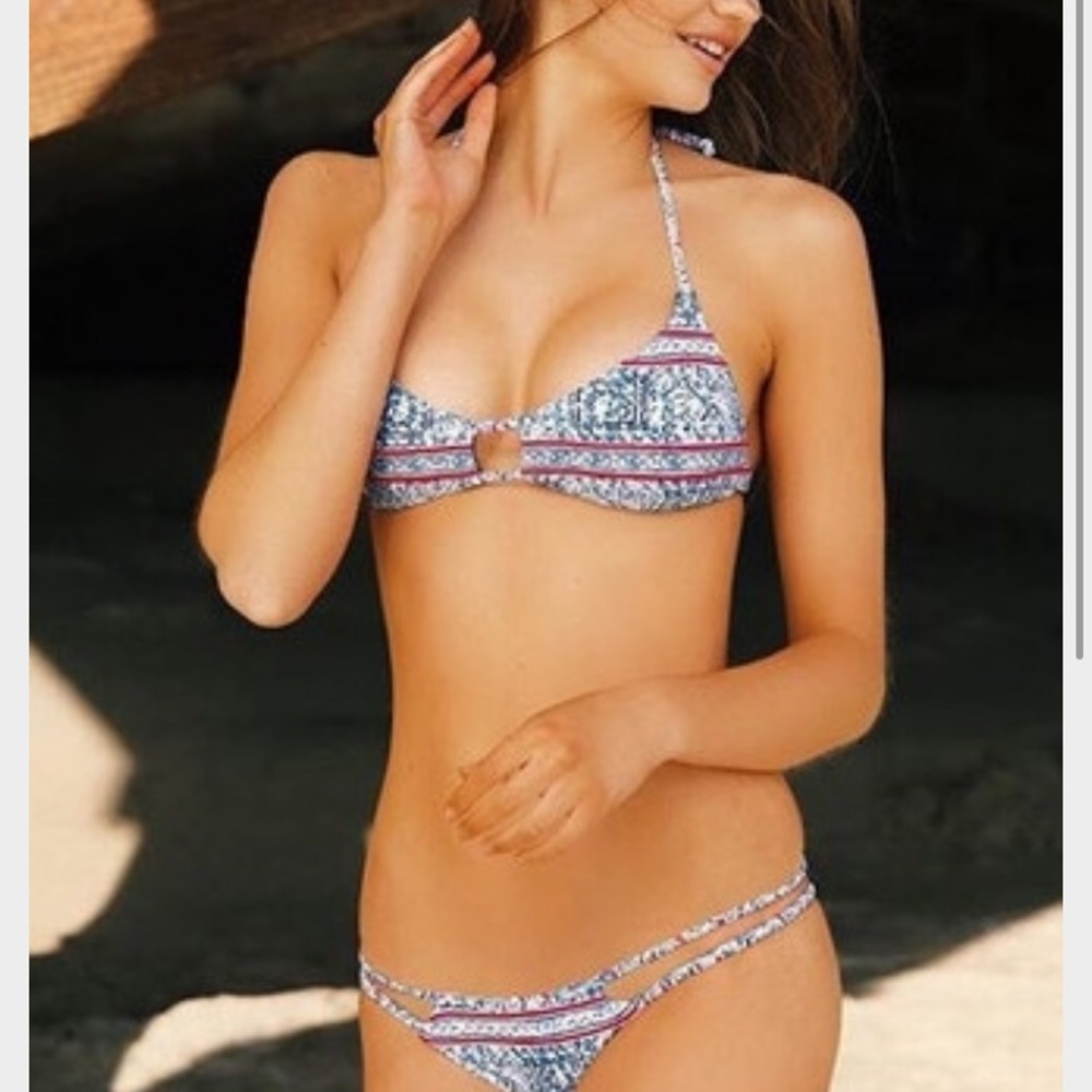 Frankie's Bikinis: Oceanside top in blue pattern