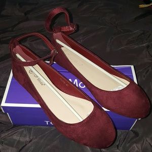 Top Moda Wine colored size 6 flats