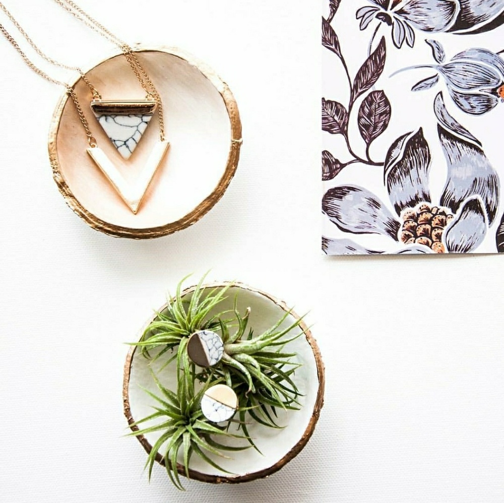Double Layer Marble and Gold Pendant Necklace - Picture 2 of 5