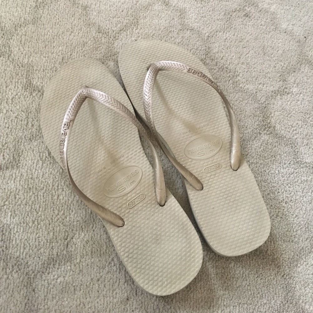 Havaianas Slim gold flip flops