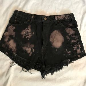 Levi acid stained highwasted shorts