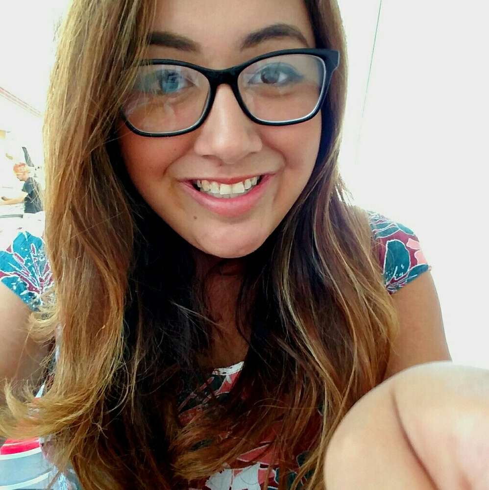 Meet your Posher, Valeria