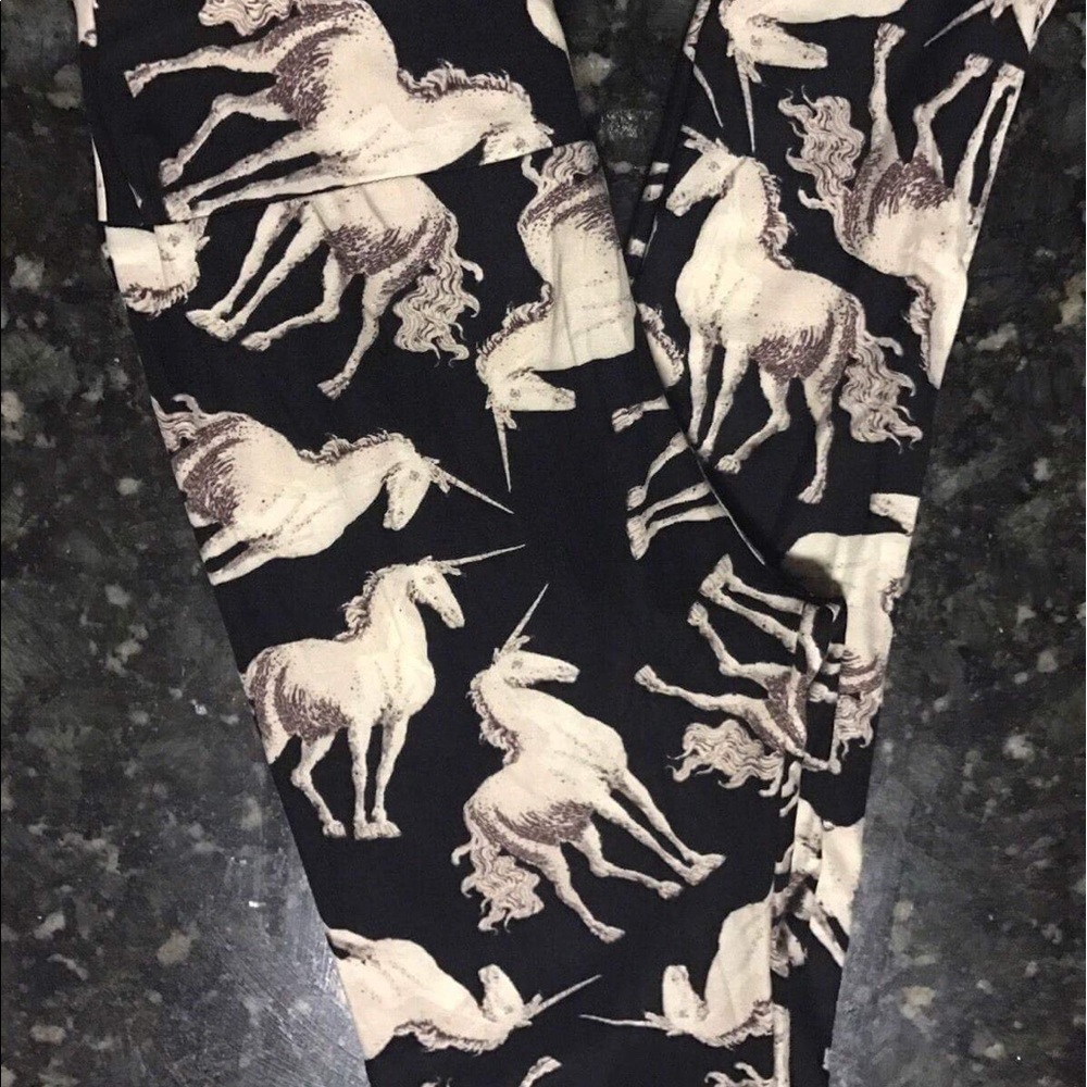 UNICORNS!! BLK/GRY/WHT!! HTF LULAROE❤❤