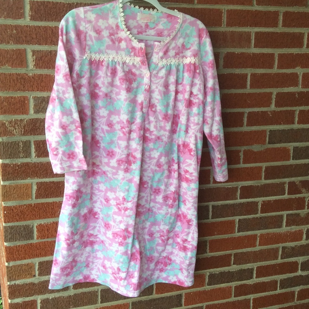 Fleece nightgown Size S