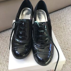 Gently worn women's size 7 lace up boots