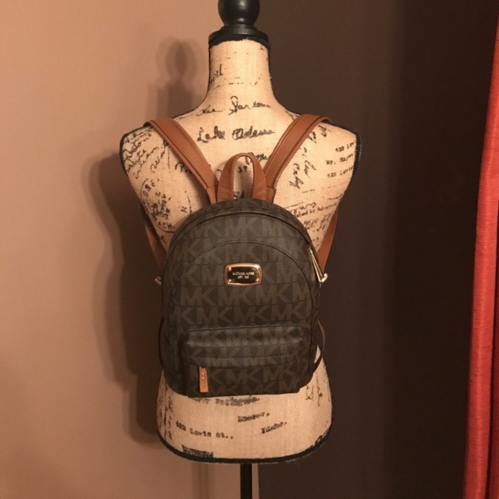 Sold !✨Michael Kors mini backpack✨