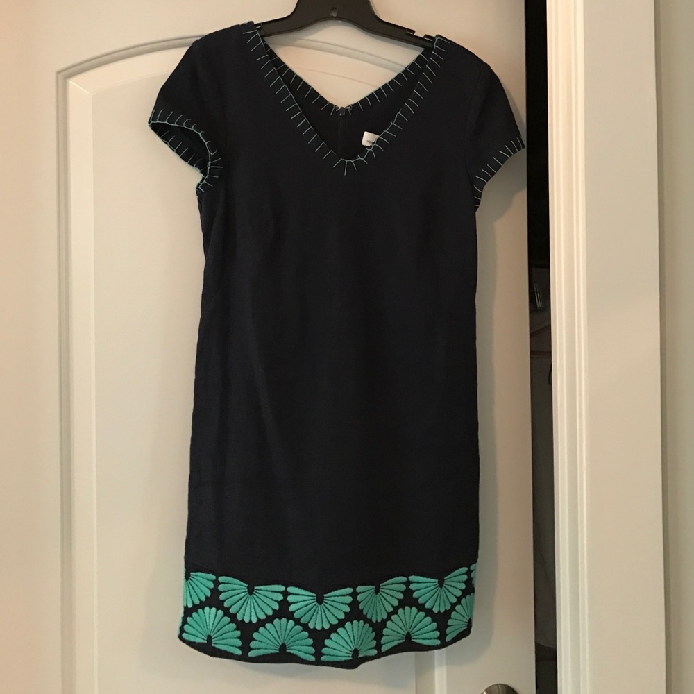 Vineyard vines shift dress