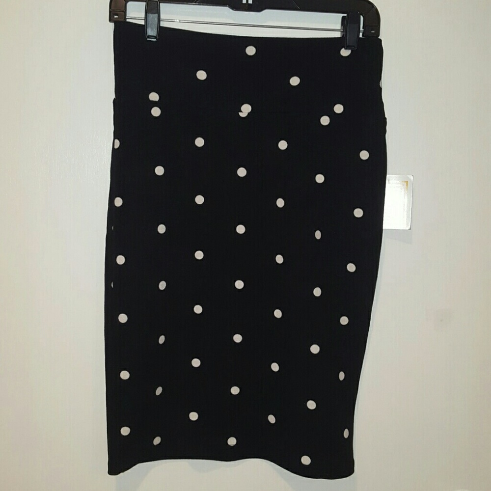 Lularoe black & white polka dot Cassie NWT