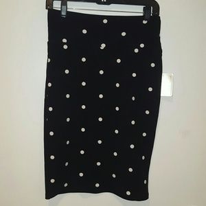 Lularoe black & white polka dot Cassie NWT