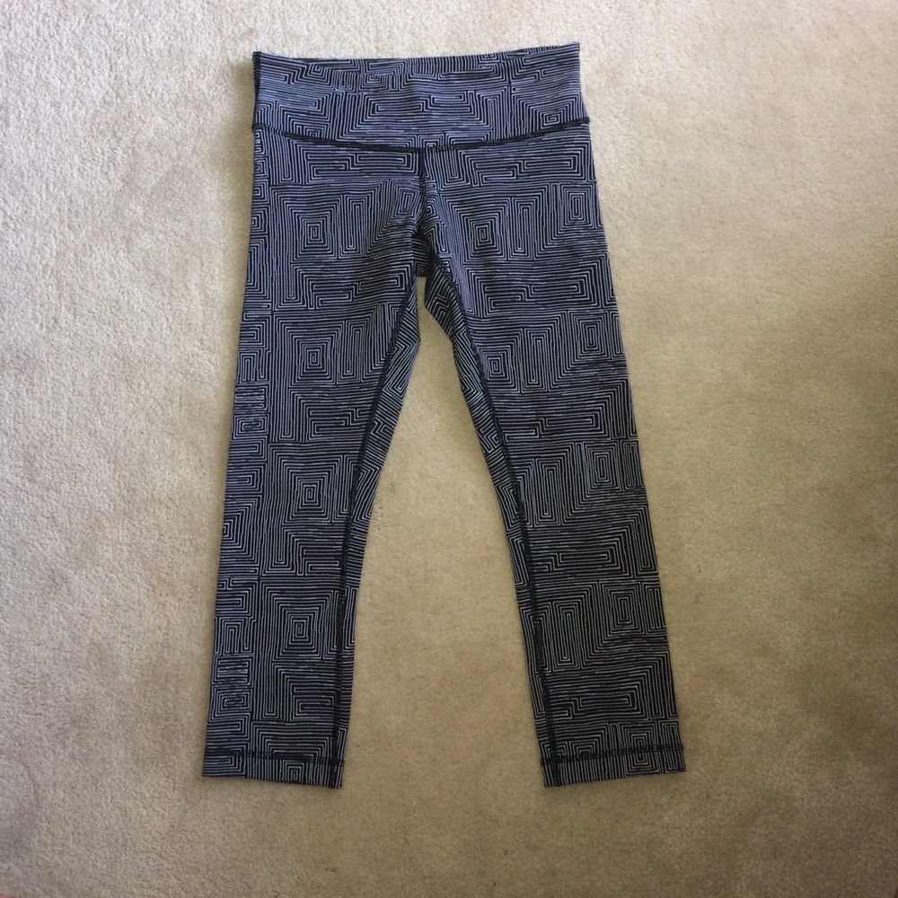 Lululemon Wunder Under maze print