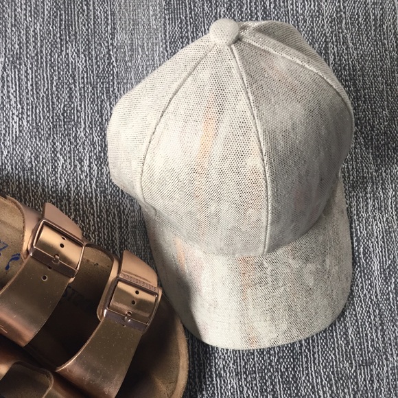 Essential chic hat - Picture 2 of 4