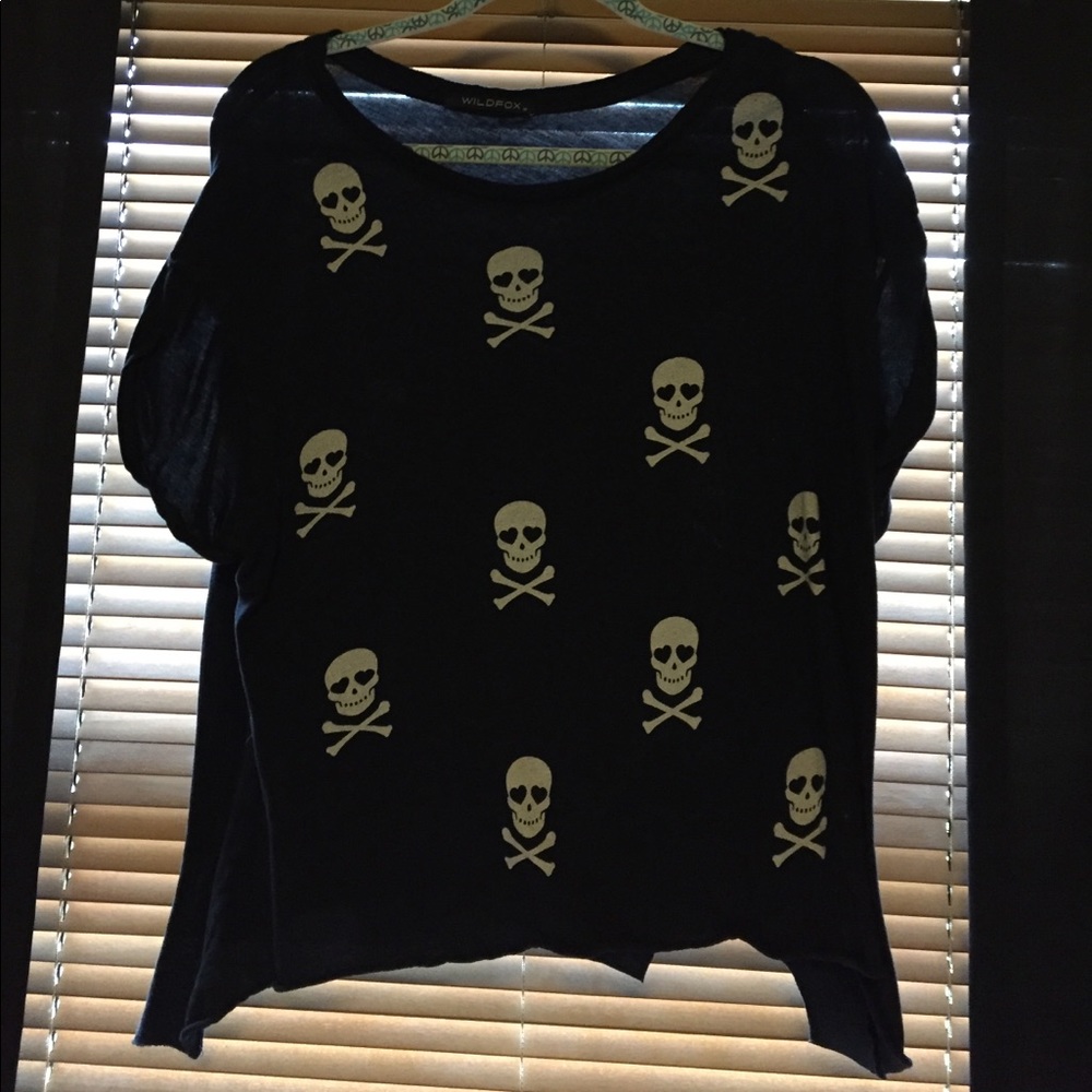 Wildfox Asymmetrical Skull Tee ☠️