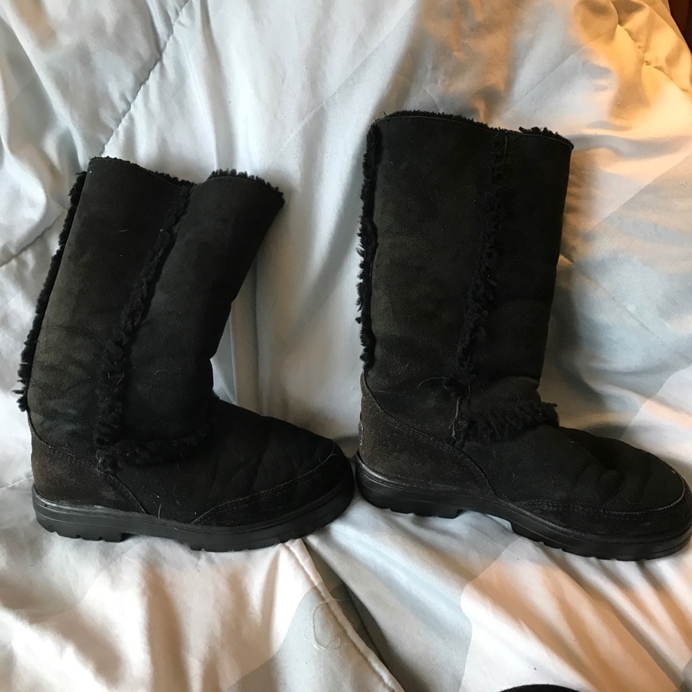 Black uggs