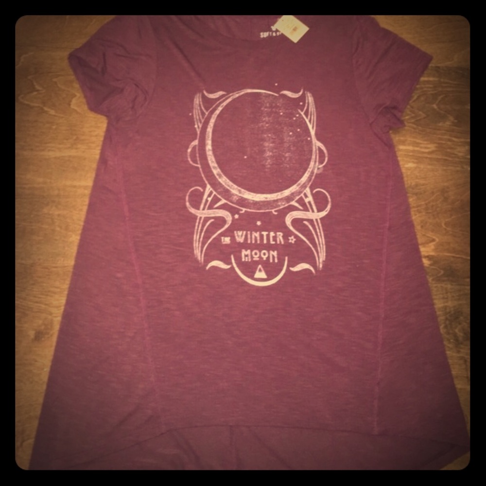 Looking to buy this AE graphic tee size S or M