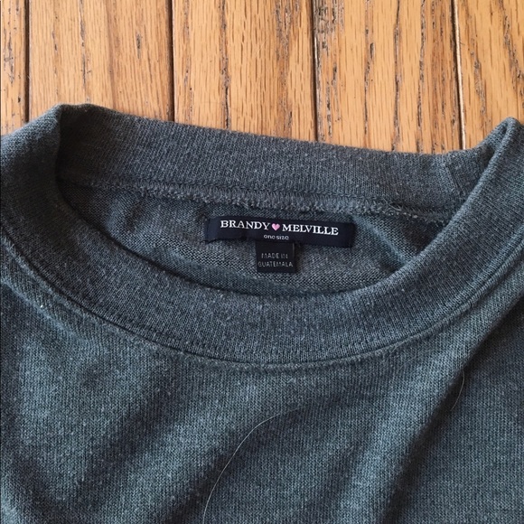 Brandy Melville Cropped Pullover Sweater - Picture 2 of 3