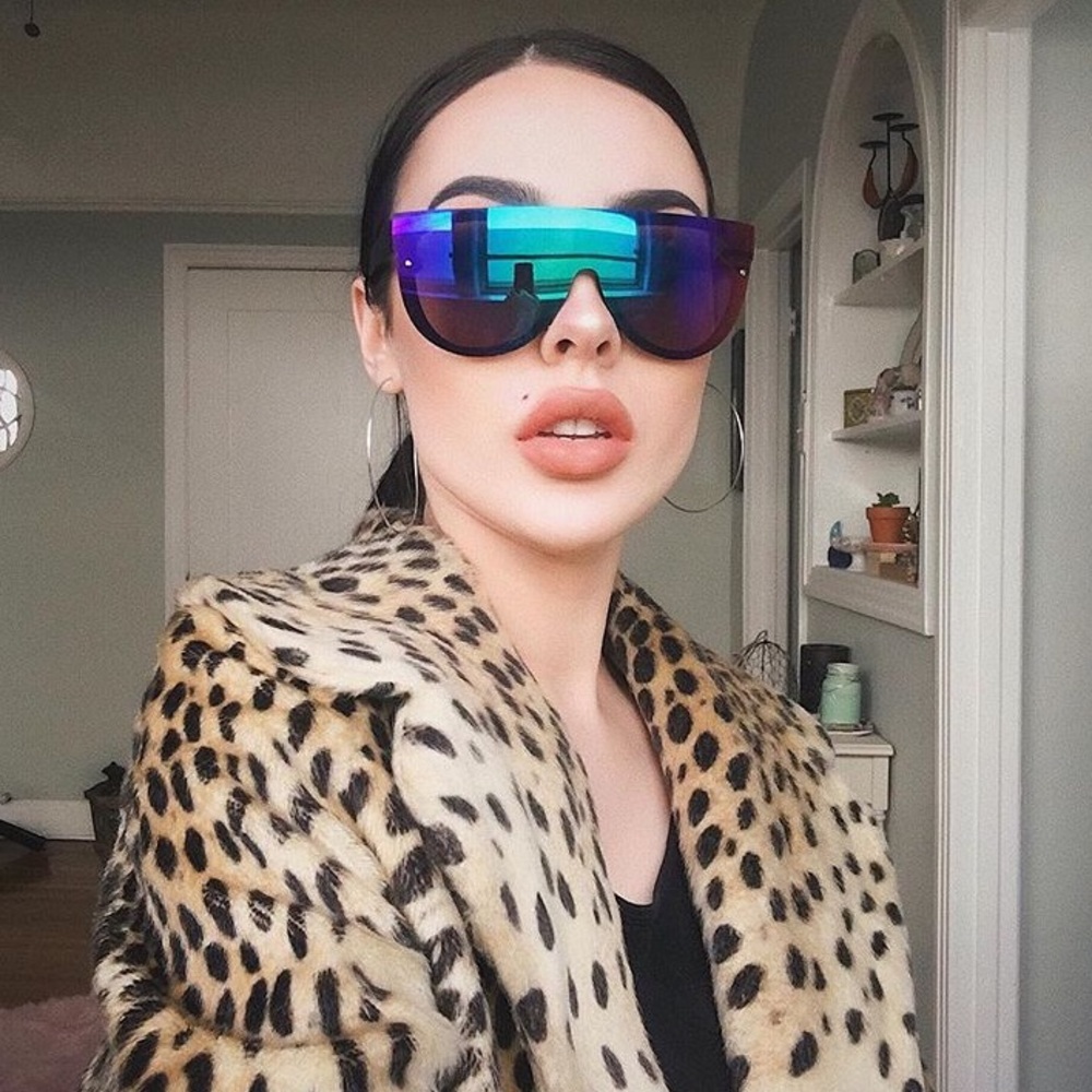 Last 1 💅🏼Bombshell Diva" Sunglasses Flat Tops - Picture 5 of 5
