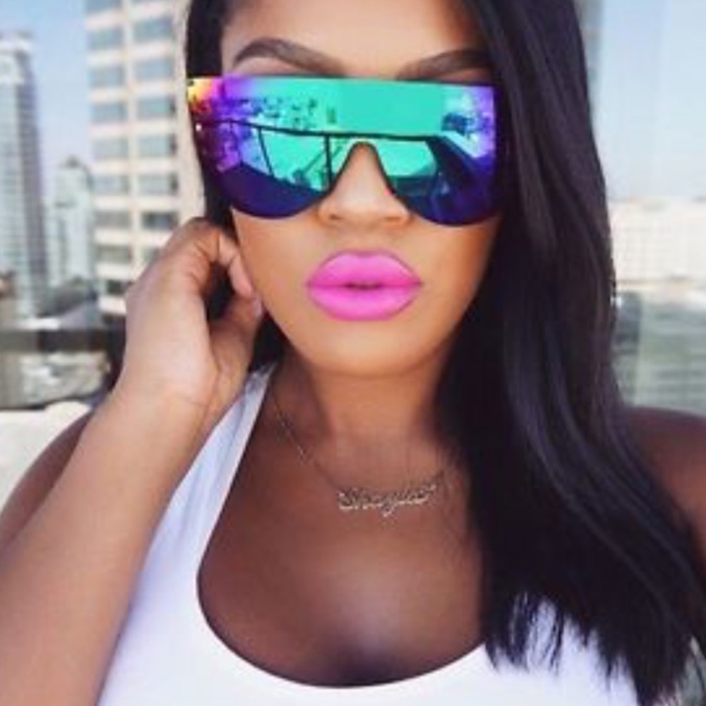 Last 1 💅🏼Bombshell Diva" Sunglasses Flat Tops