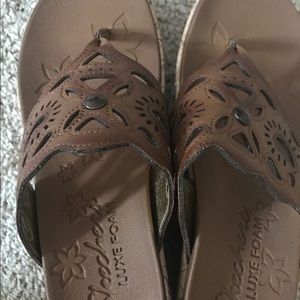Sketchers sandals