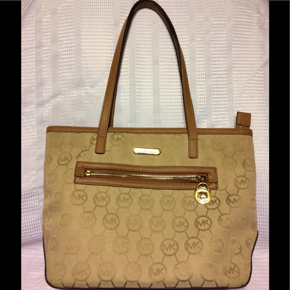MICHAEL Michael Kors Kempton purse.