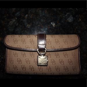 Dooney & Bourke checkbook wallet