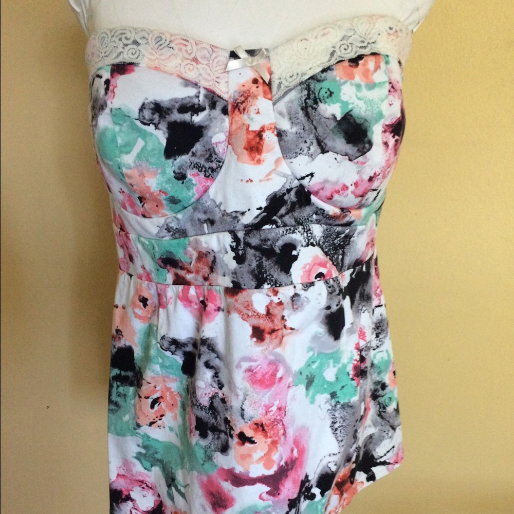 Insanely gorgeous strapless babydoll top! 🎀