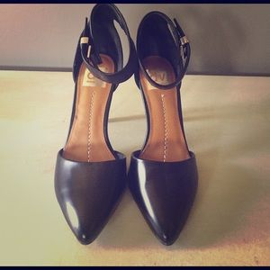 Dolce Vita ankle strap heel size 7