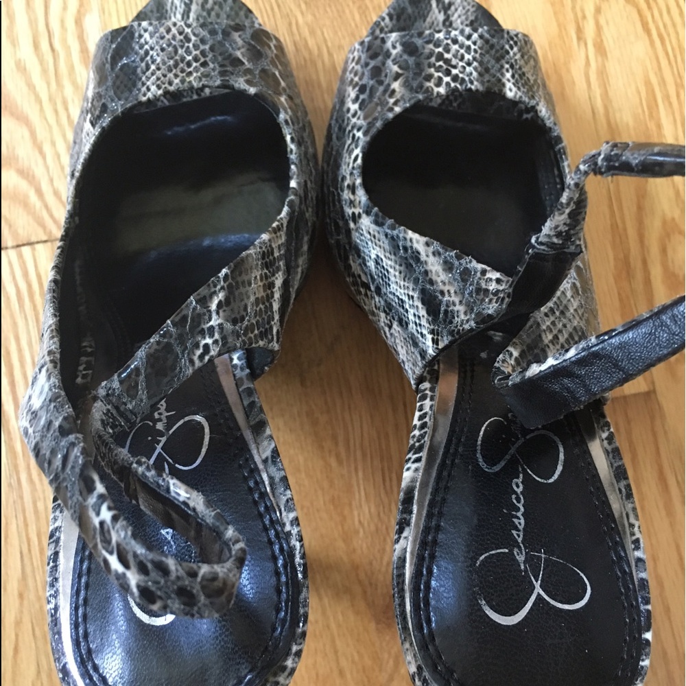 Jessica Simpson python peep toe pumps - Picture 3 of 7