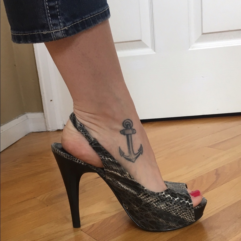 Jessica Simpson python peep toe pumps - Picture 7 of 7