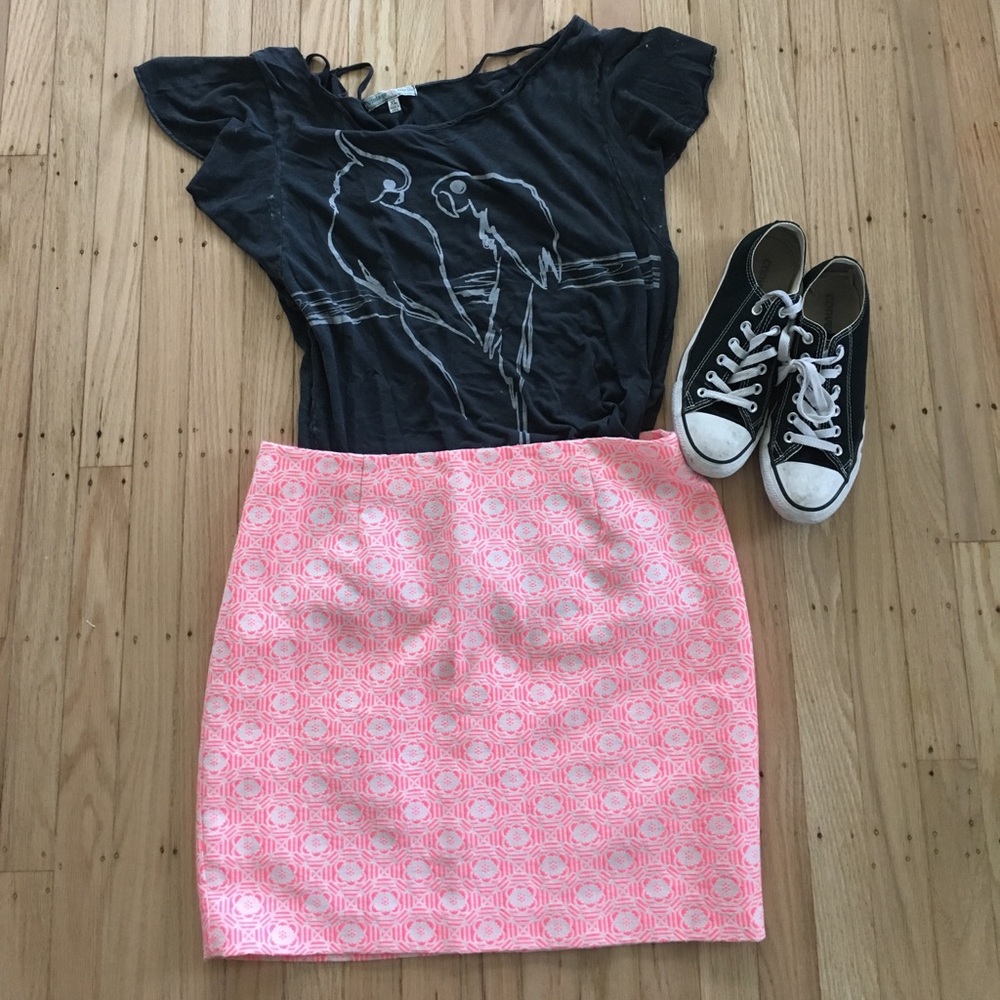 ON THREDUP🔴Neon pink mini