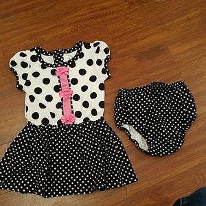 Polka dot dress, never worn.