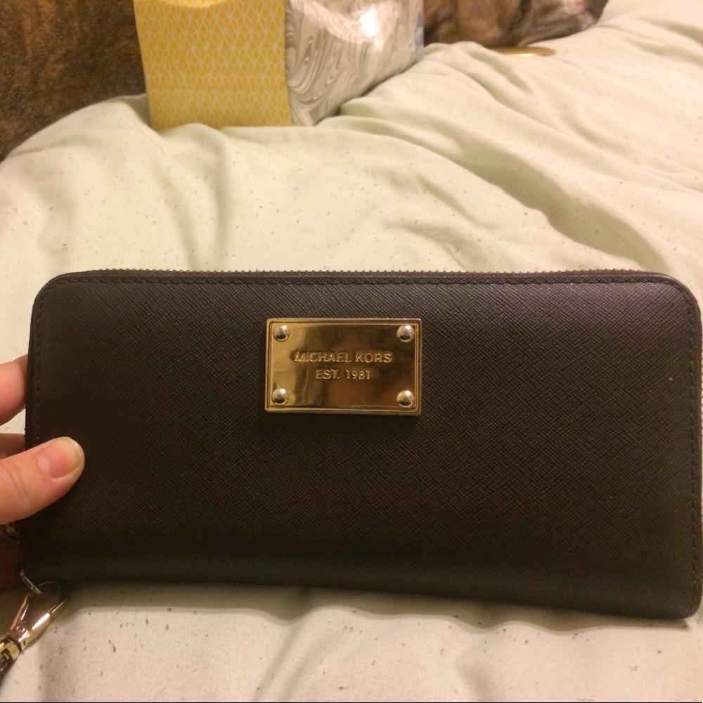 MICHAEL KORS wristlet wallet