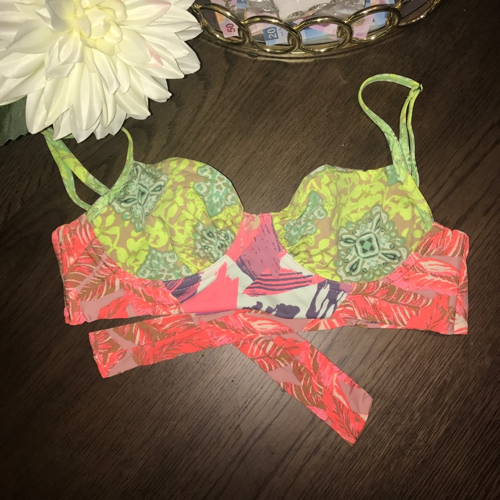 Maaji Moma Please swim suit top size M