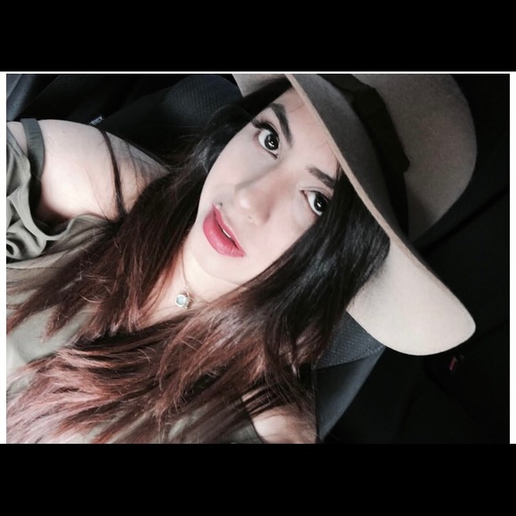 Meet your Posher, Real - Picture 6 of 6