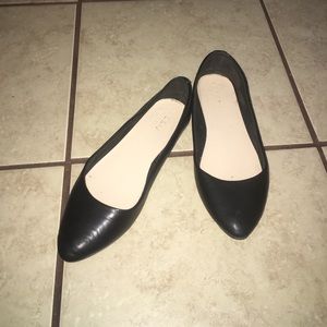 Black ballerina flats