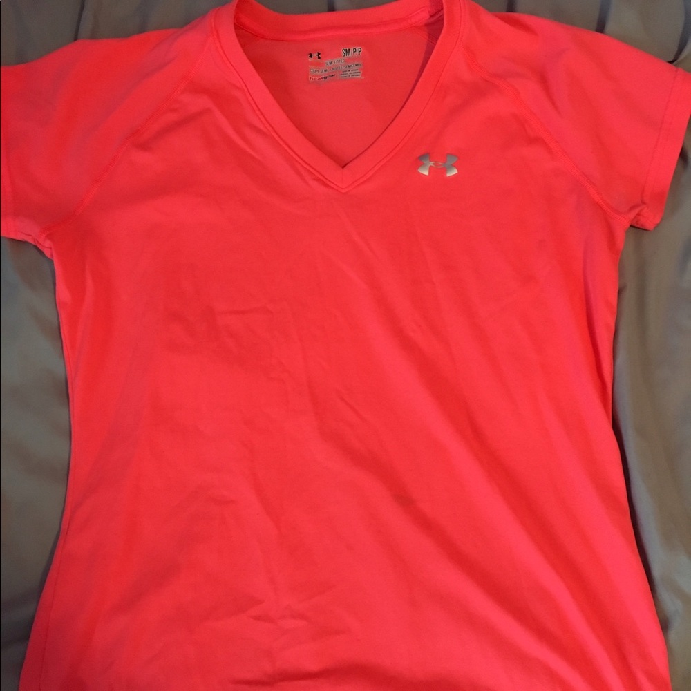 Women's Under Armour shirt